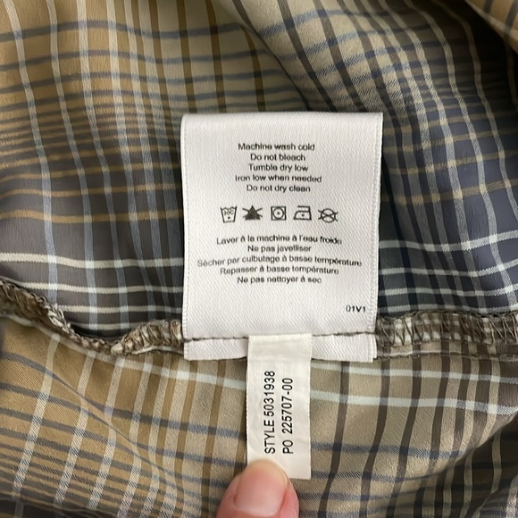 MEC Vida Short Sleeve Shirt Women’s Size Medium UPF Hiking Travel Plaid - Picture 8 of 9